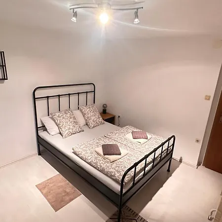 Under Velika Planina Rum i privatbostad *