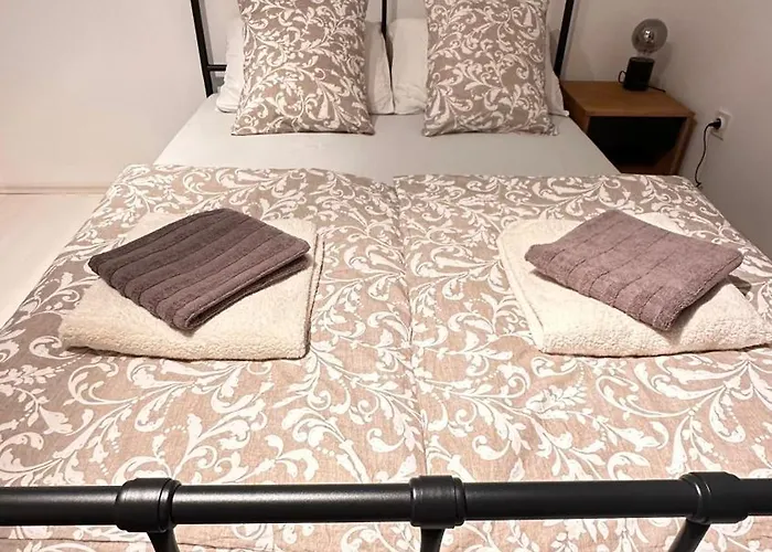 Under Velika Planina * Stahovica