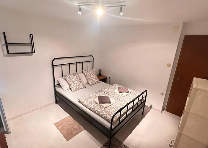 Under Velika Planina منزل للإقامة *